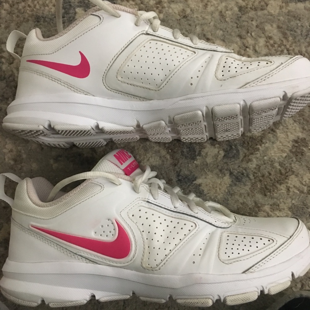 Nike T-Lite trainers